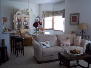 Sunset Home Villas - Dining & Living Room